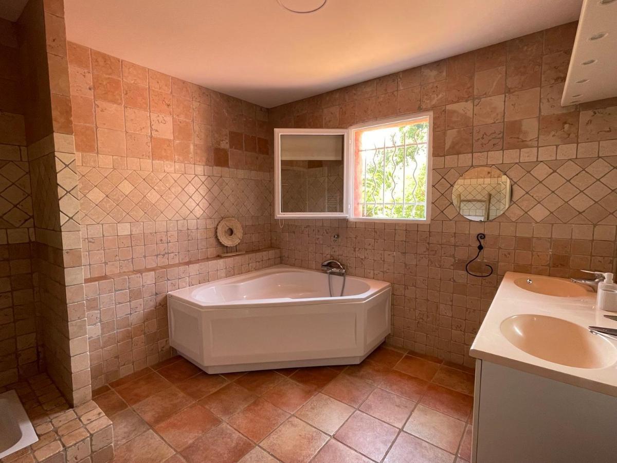 Fantastic Pool Villa 900M To The Beach; With Extravagant Big Garden Sainte-Maxime Eksteriør billede
